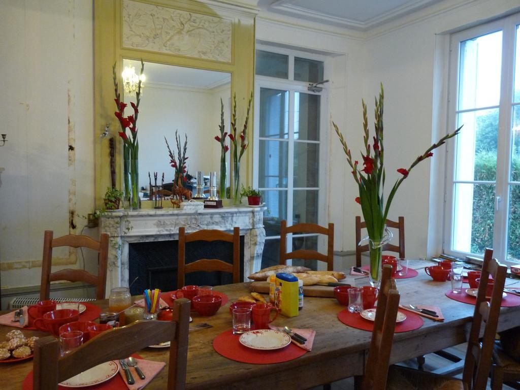 Bed and Breakfast Le Betrot Estissac Екстер'єр фото