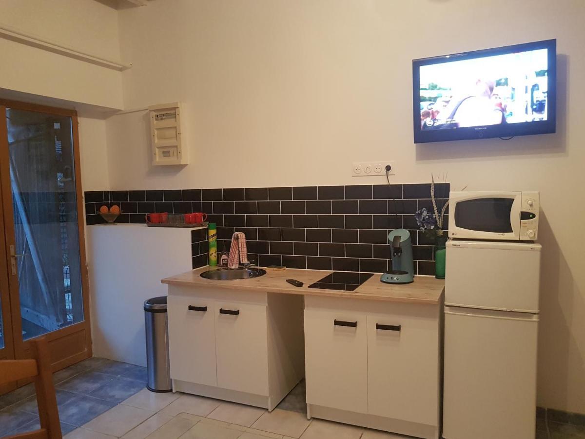 Bed and Breakfast Le Betrot Estissac Екстер'єр фото
