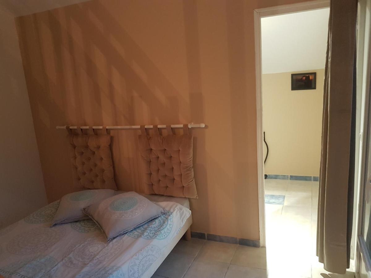 Bed and Breakfast Le Betrot Estissac Екстер'єр фото