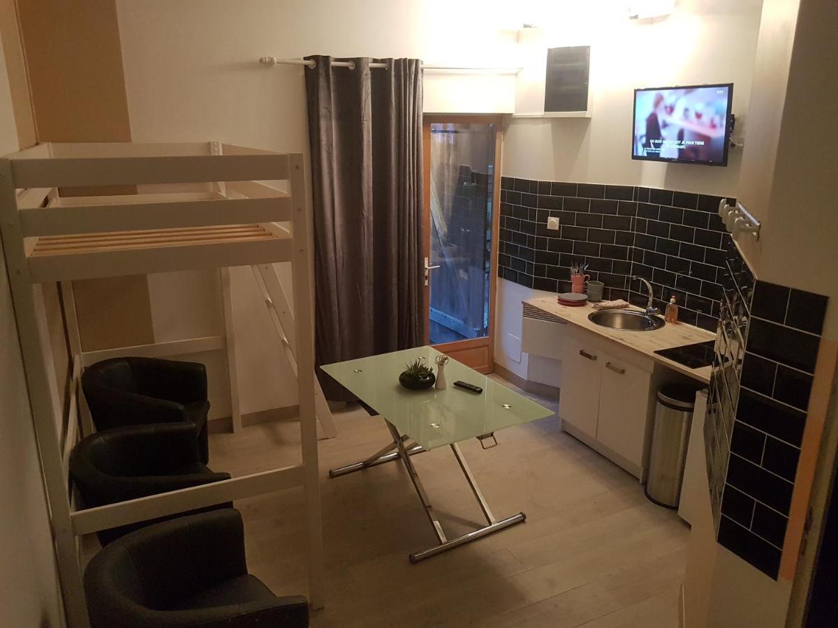 Bed and Breakfast Le Betrot Estissac Екстер'єр фото