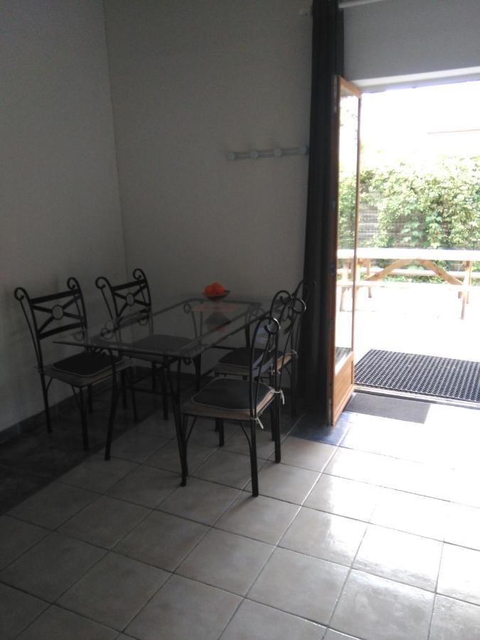 Bed and Breakfast Le Betrot Estissac Екстер'єр фото