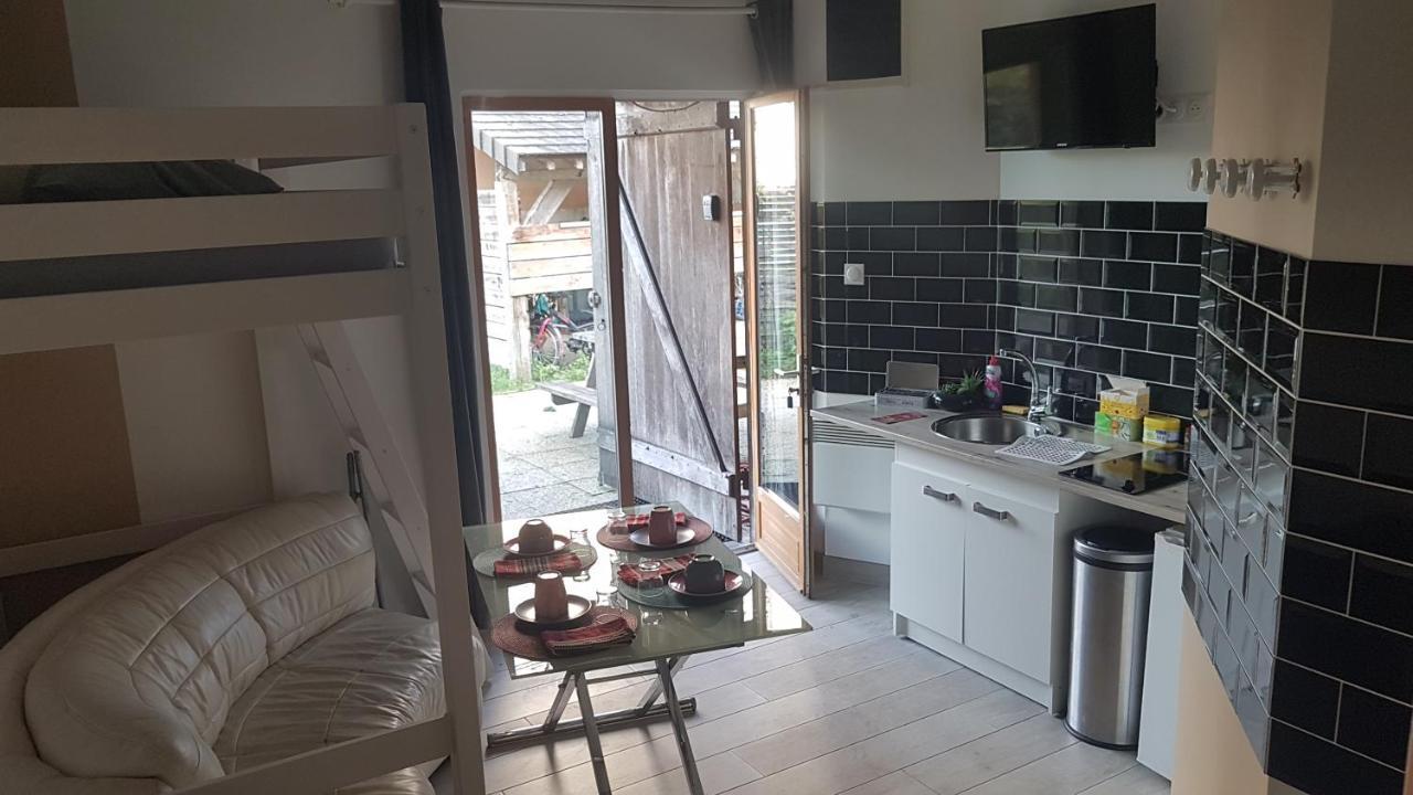 Bed and Breakfast Le Betrot Estissac Екстер'єр фото
