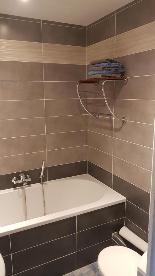 Bed and Breakfast Le Betrot Estissac Екстер'єр фото