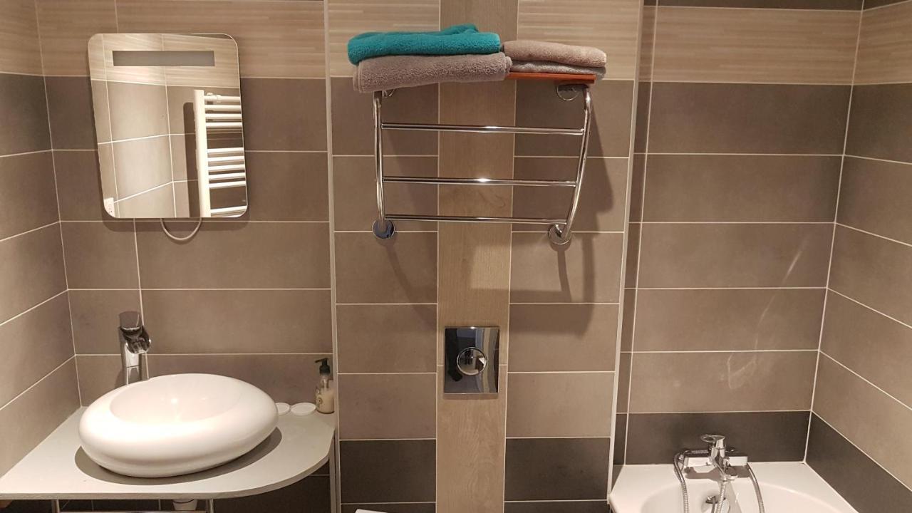Bed and Breakfast Le Betrot Estissac Екстер'єр фото